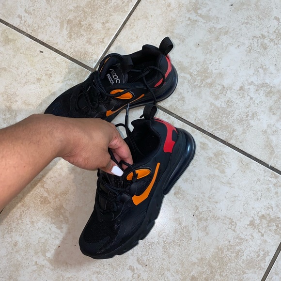 Air max 270 react - Picture 2 of 4